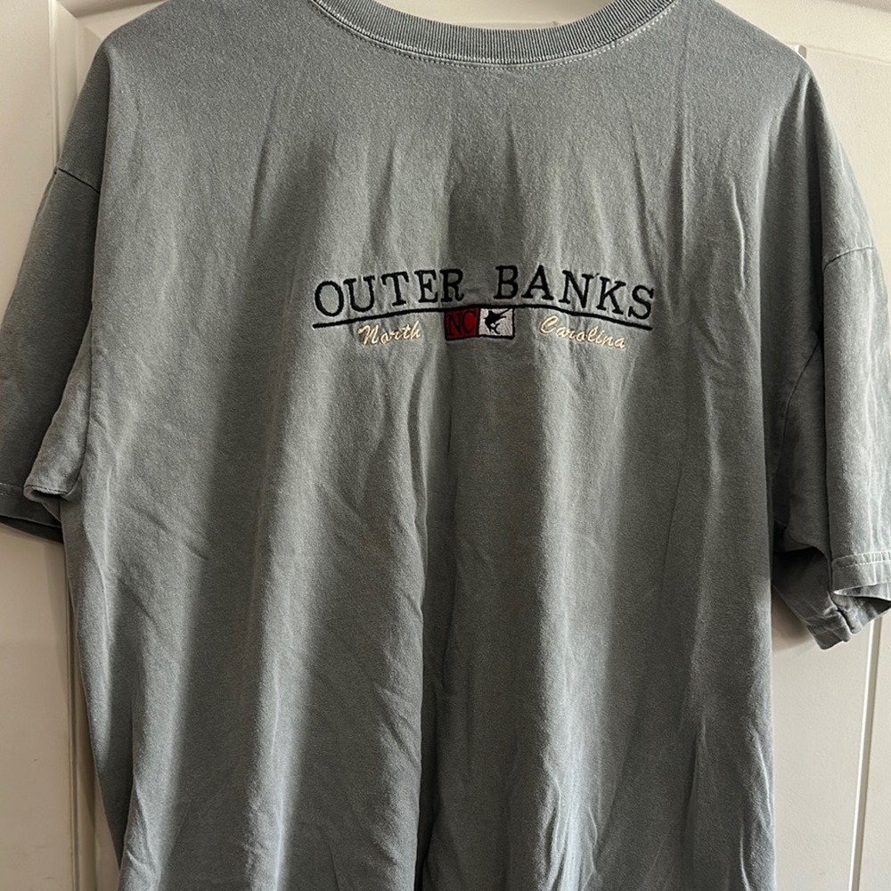 Gray outer banks tee